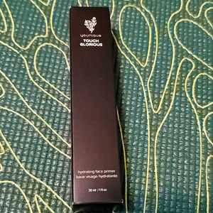 Younique Touch Glorious hydrating face primer